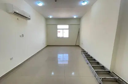 Apartment - 2 Bedrooms - 2 Bathrooms for rent in Al Mansoura - Al Mansoura - Doha