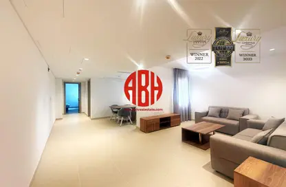 شقة - 2 غرف نوم - 3 حمامات للايجار في شارع الكورنيش - شارع الكورنيش - الدوحة