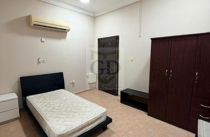 Apartment - Studio - 1 Bathroom for rent in Maamoura Villas - Al Maamoura - Doha