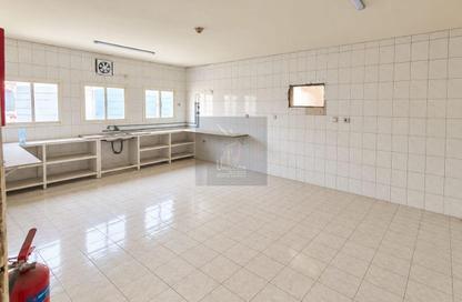 Labor Camp - Studio - 7+ for rent in Industrial Area 4 - Industrial Area - Industrial Area - Doha