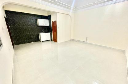 Apartment - Studio - 1 Bathroom for rent in Muaither South - Muaither Area - Doha
