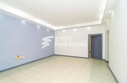 Apartment - 2 Bedrooms - 2 Bathrooms for rent in Al Nasr Street - Al Nasr - Doha