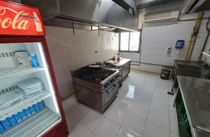 Retail - Studio - 4 Bathrooms for rent in Old Al Ghanim - Al Ghanim - Doha