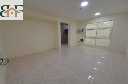 Apartment - 1 Bedroom - 1 Bathroom for rent in Salaja Street - Doha Al Jadeed - Doha