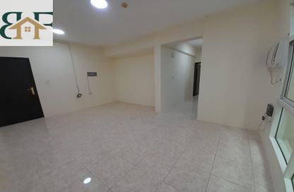 Apartment - 1 Bedroom - 1 Bathroom for rent in Salaja Street - Doha Al Jadeed - Doha