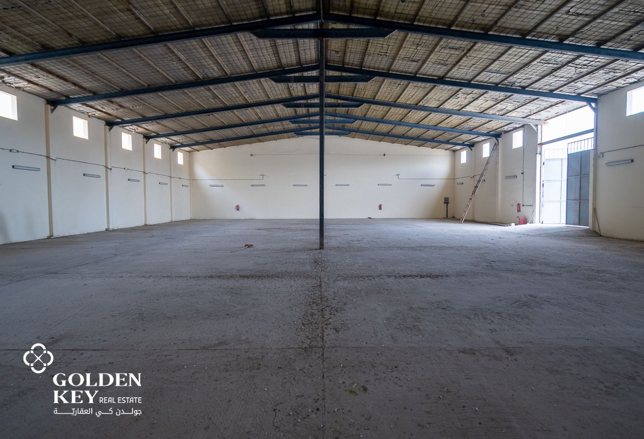 Warehouse with Open Yard and On-Site Labor Camp