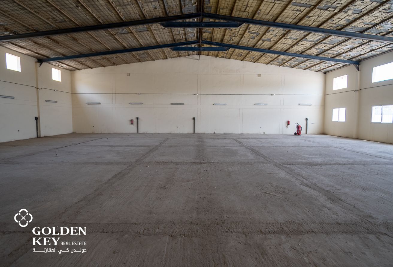 Warehouse with Open Yard and On-Site Labor Camp