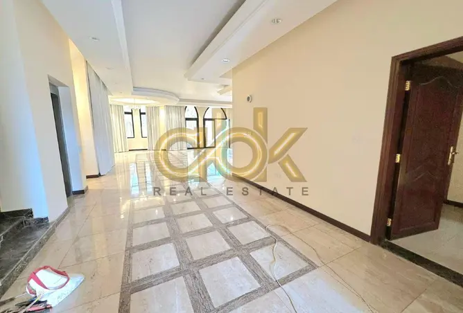 62350408 - Property Image 3