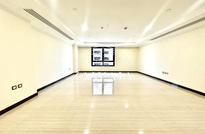 Apartment - 1 Bedroom - 2 Bathrooms for rent in East Porto Drive - Porto Arabia - The Pearl Island - Doha