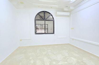 Apartment - Studio - 1 Bathroom for rent in Al Aziziyah - Doha