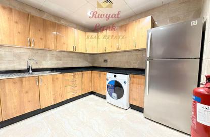 Apartment - 2 Bedrooms - 3 Bathrooms for rent in Marina Tower 07 - Marina District - Lusail