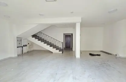 فيلا - 5 غرف نوم - 4 حمامات للايجار في شارع  بو هامو - أبو هامور - الدوحة