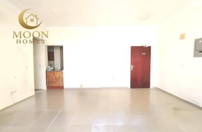 Apartment - 1 Bedroom - 1 Bathroom for rent in Umm Ghwailina Comm - Umm Ghuwalina - Umm Ghuwailina - Doha