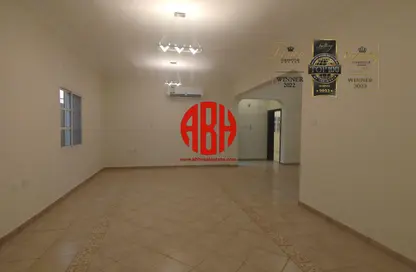 مجمع سكني - 4 غرف نوم - 4 حمامات للايجار في شارع الوعب - الوعب - الدوحة