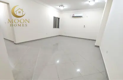 Apartment - 2 Bedrooms - 2 Bathrooms for rent in Al Muntazah Street - Al Muntazah - Doha