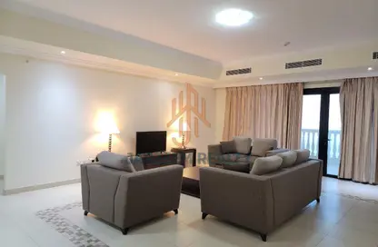 Apartment - 2 Bedrooms - 2 Bathrooms for rent in West Porto Drive - Porto Arabia - The Pearl Island - Doha