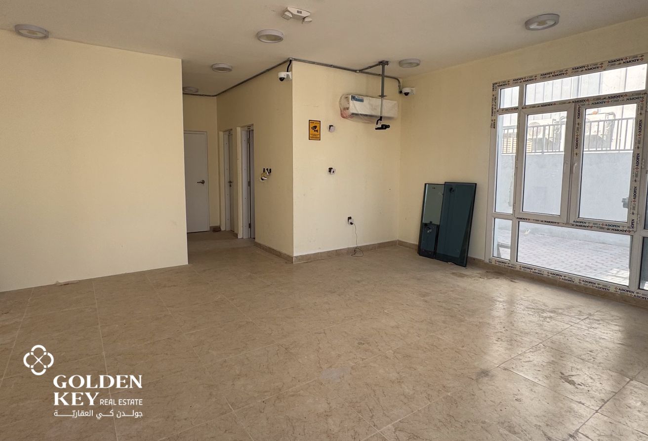 Warehouse with 11 Rooms | 350A | Birkat Al Awamer