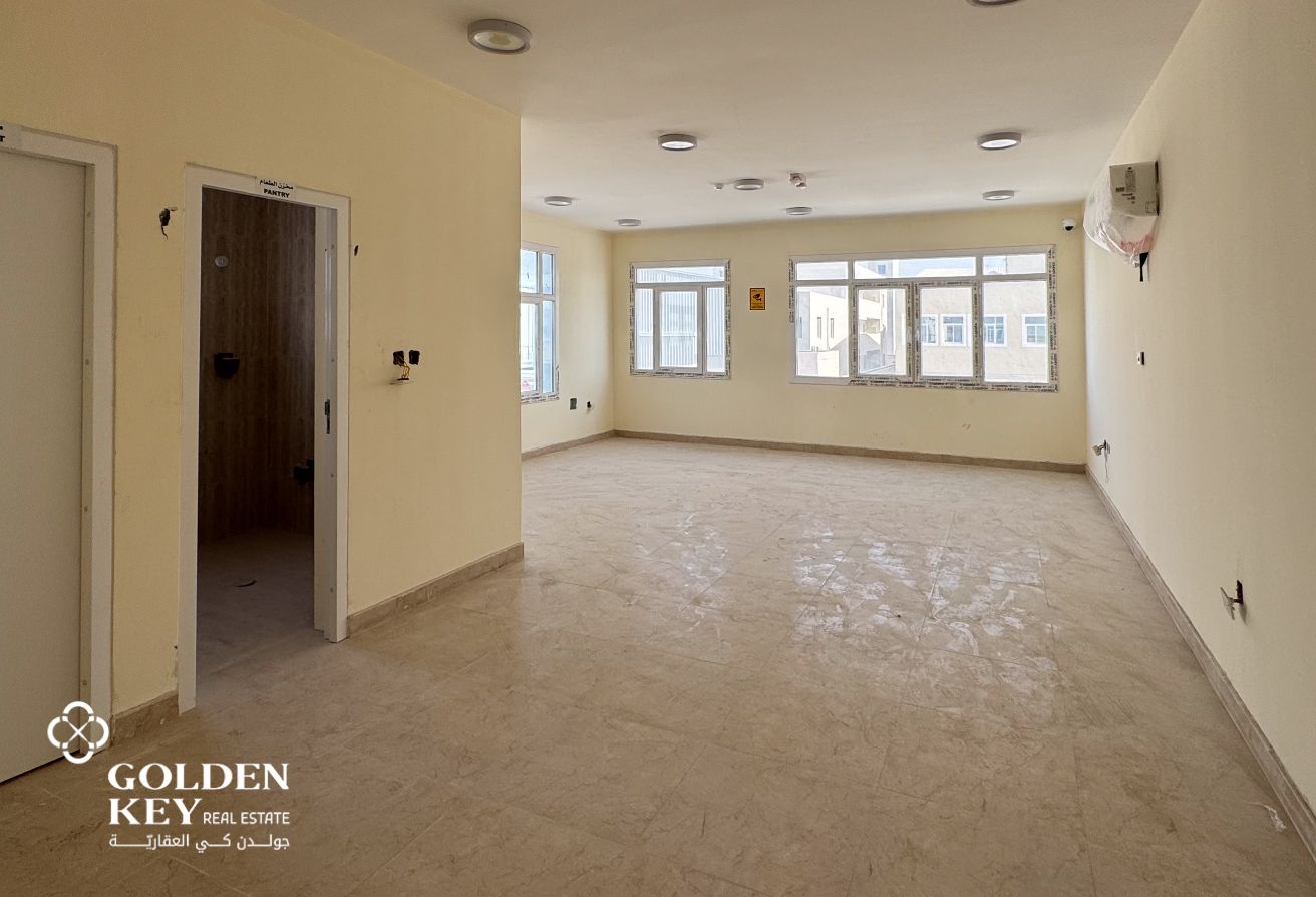 Warehouse with 11 Rooms | 350A | Birkat Al Awamer