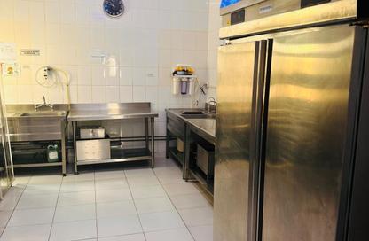 Retail - Studio - 4 Bathrooms for rent in Old Al Ghanim - Al Ghanim - Doha