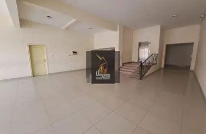 Staff Accommodation - Studio - 2 Bathrooms for rent in Ain Khaled Villas - Ain Khaled - Doha