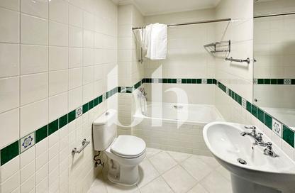 Apartment - 1 Bedroom - 2 Bathrooms for rent in West Bay Tower - West Bay - West Bay - Doha Apartment - 1 Bedroom - 2 Bathrooms for rent in West Bay Tower - West Bay - West Bay - Doha