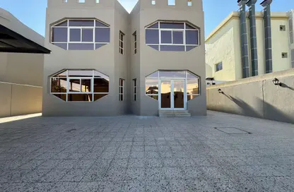 فيلا - 5 غرف نوم - 6 حمامات للايجار في المعمورة - المعمورة - الدوحة