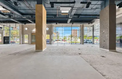 Show Room - Studio - 1 Bathroom for rent in Lusail Marina Heights - Marina District - Lusail