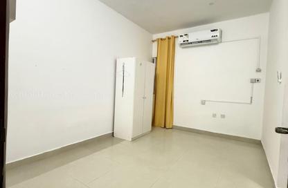 Apartment - Studio - 1 Bathroom for rent in Al Aziziyah - Al Aziziyah - Doha