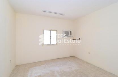 Labor Camp - Studio - 7+ Bathrooms for rent in Industrial Area 4 - Industrial Area - Industrial Area - Doha