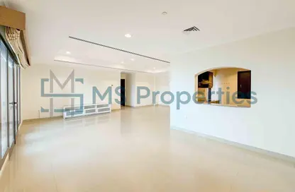 Apartment - 2 Bedrooms - 3 Bathrooms for rent in East Porto Drive - Porto Arabia - The Pearl Island - Doha