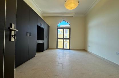Apartment - 3 Bedrooms - 3 Bathrooms for rent in Teatro - Qanat Quartier - The Pearl Island - Doha