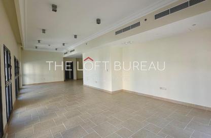 Apartment - 3 Bedrooms - 3 Bathrooms for rent in Teatro - Qanat Quartier - The Pearl Island - Doha