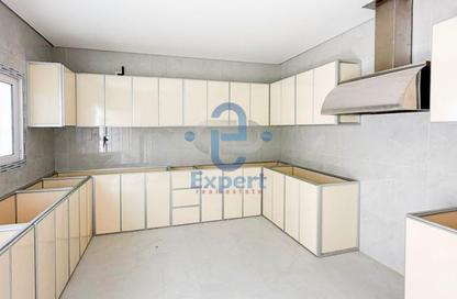 Apartment - 7+ - 7+ for sale in Al Najda Street - Madinat Khalifa North - Madinat Khalifa - Doha