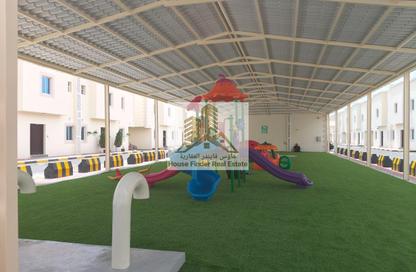 Compound - 6 Bedrooms - 4 Bathrooms for rent in Al Kheesa - Al Kheesa - Umm Salal Mohammed