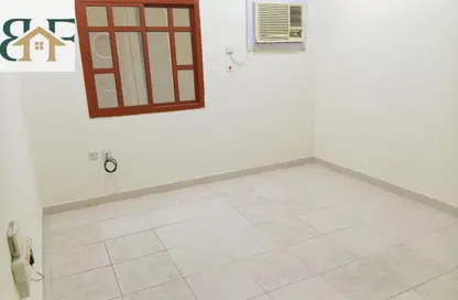 Apartment - 2 Bedrooms - 1 Bathroom for rent in Al Mansoura - Al Mansoura - Doha