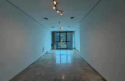 Apartment - 1 Bedroom - 2 Bathrooms for rent in Zig Zag Tower B - Zig Zag Towers - West Bay - Doha