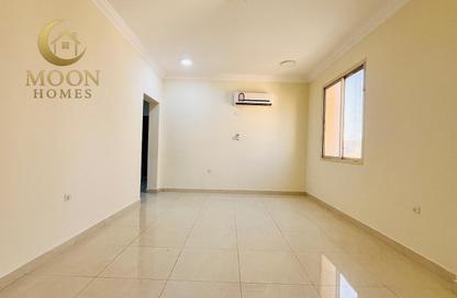 Apartment - 2 Bedrooms - 2 Bathrooms for rent in Umm Ghwailina Comm - Umm Ghuwalina - Umm Ghuwailina - Doha Apartment - 2 Bedrooms - 2 Bathrooms for rent in Umm Ghwailina Comm - Umm Ghuwalina - Umm Ghuwailina - Doha