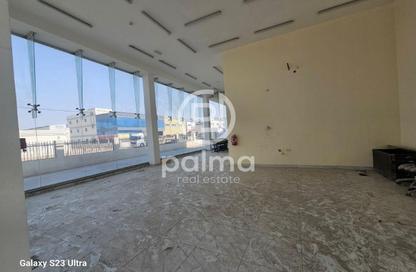 Warehouse - Studio - 4 Bathrooms for rent in East Industrial Street - Birkat Al Awamer - Al Wakra