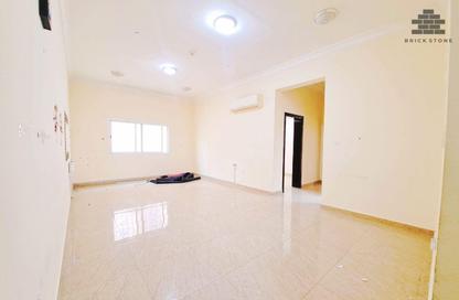 Apartment - 2 Bedrooms - 3 Bathrooms for rent in Bin Omran 35 - Fereej Bin Omran - Doha