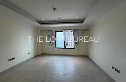 Apartment - 2 Bedrooms - 4 Bathrooms for sale in Tower 31 - Porto Arabia - The Pearl Island - Doha