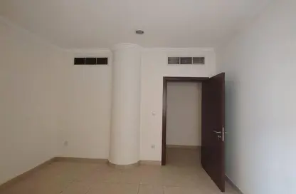 شقة - 2 غرف نوم - 1 حمام للايجار في شارع السد - السد - الدوحة