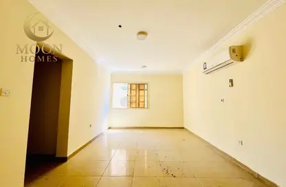 Apartment - 2 Bedrooms - 2 Bathrooms for rent in Al Mansoura - Al Mansoura - Doha
