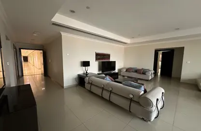 Apartment - 2 Bedrooms - 3 Bathrooms for rent in East Porto Drive - Porto Arabia - The Pearl Island - Doha