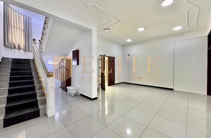 Villa - 4 - 5 for rent in Izghawa - Izghawa - Doha