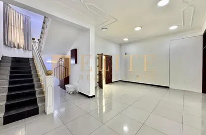 Villa - 4 Bedrooms - 5 Bathrooms for rent in Izghawa - Izghawa - Doha