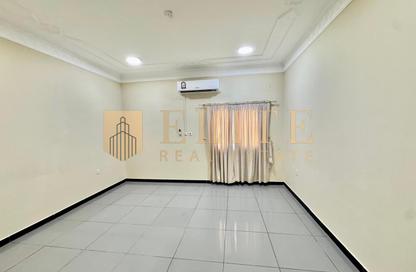 Villa - 4 - 5 for rent in Izghawa - Izghawa - Doha Villa - 4 - 5 for rent in Izghawa - Izghawa - Doha