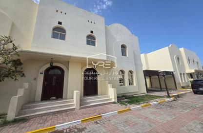 فيلا - 3 غرف نوم - 3 حمامات للايجار في الثمامة - الثمامة - الدوحة