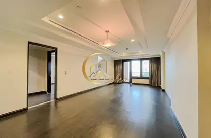 Apartment - 1 Bedroom - 2 Bathrooms for rent in West Porto Drive - Porto Arabia - The Pearl Island - Doha
