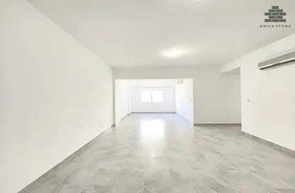 شقة - 2 غرف نوم - 2 حمامات للايجار في شارع انس - فريج بن محمود الشمالي - فريج بن محمود - الدوحة