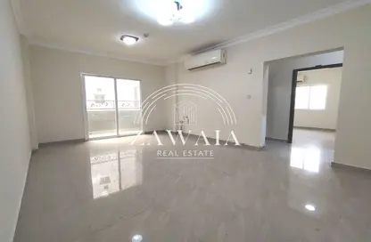Apartment - 3 Bedrooms - 3 Bathrooms for rent in Bin Omran 35 - Fereej Bin Omran - Doha